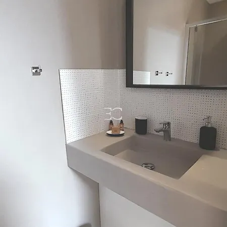 Easy Cles- Flat City Center With Parking Daire