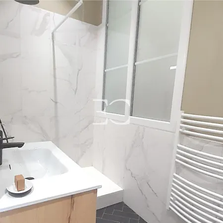 Easy Cles- Flat City Center With Parking Apartamento